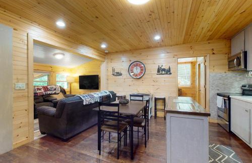 Ellijay Haus | Peach Creek Lodge