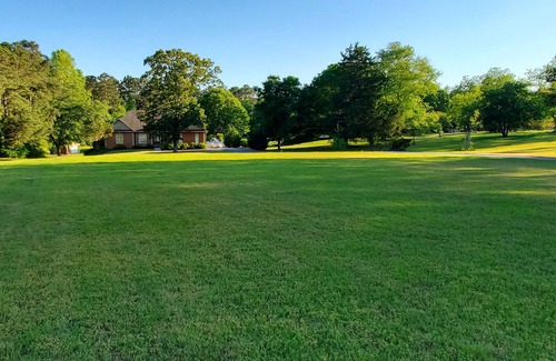 Douglasville Haus | Peach of a Property in Douglasville Georgia.