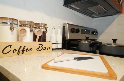 Columbus Wohnung | Peach Suite - 10 min to Ft Moore