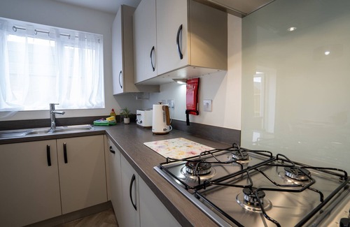 Chesterfield Haus | PEAK AVENUE RETREAT, pet friendly, with a garden in Chesterfield