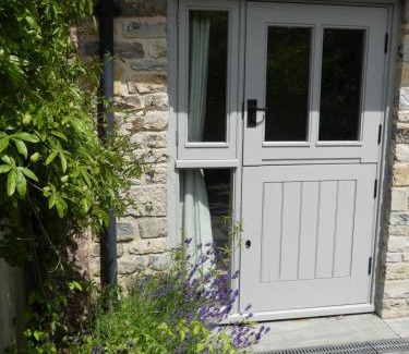 Wedmore Haus | Pear Tree Cottages