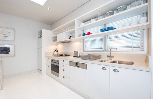 Pearl Beach Haus | Pearl Beach House - Pool & WIFI available