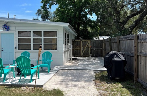 Parker Haus | Pearl Cottage Beach and Tyndall Airforce Base Near