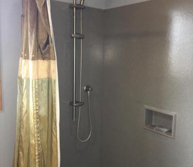 Sebastopol Hotel | Pearlessence Vineyard Inn