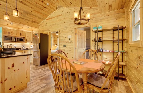 Canoncito Kabine | Pecos Riverfront Cabin: Fish & Unwind!