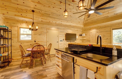 Canoncito Kabine | Pecos Riverfront Cabin: Fish & Unwind!