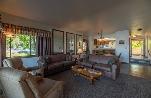 Hope Resort | Pend Oreille Shores Resort
