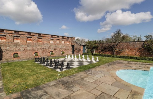 Saint Owens Cross Hütte | PENGETHLEY MANOR HOUSE, pet friendly, with pool in Peterstow