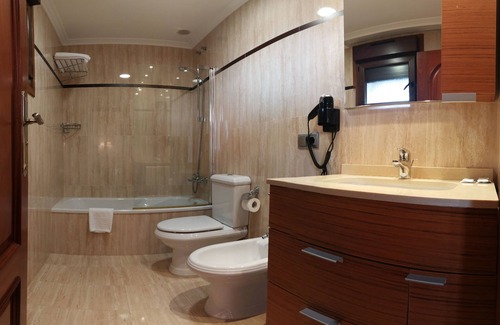 Noalla Haus | Pensión Residencia A Cruzán - Adults Only