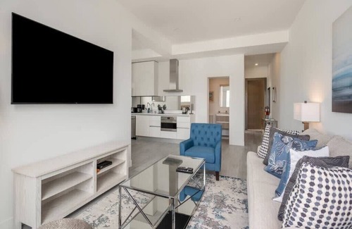 Seven Mile Beach Wohnung | Penthouse 2BR/2BTH Apt /w Rooftop Pool Near Beach