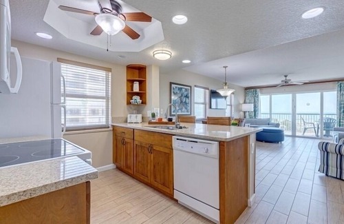 Cocoa Isles Resort | Penthouse on Cocoa Beach Ocean Front-Double Balcony