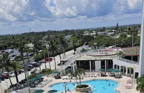 Cocoa Isles Resort | Penthouse on Cocoa Beach Ocean Front-Double Balcony