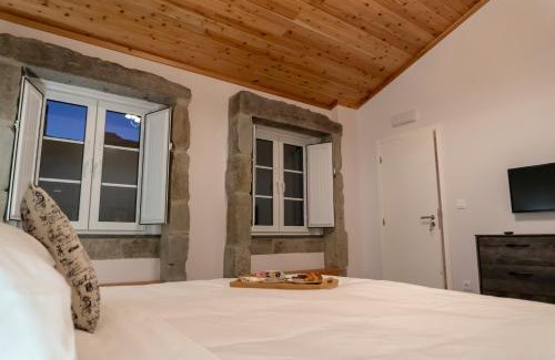 Angra do Heroismo Wohnung | Penthouse Peaks - Casa Sao Joao -4 Star Tourist Apartments