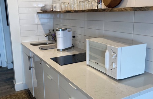 Acme Eigentumswohnung | Penthouse studio breathtaking Grand Traverse Bay views!