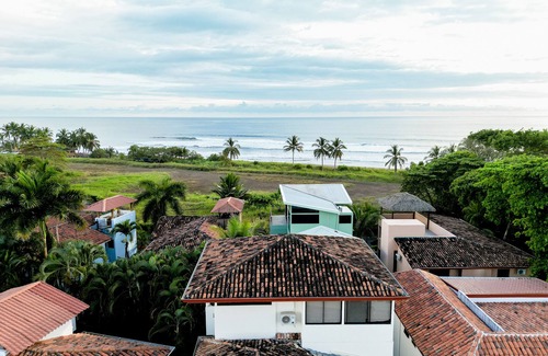 Playa Hermosa Villa | Penthouse Suite Whitewater Ocean / Mountain Views