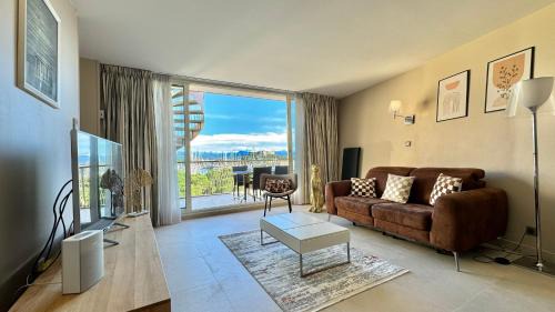 Antibes City Centre Wohnung | Penthouse vue mer avec Rooftop,Jacuzzi,et parking privé