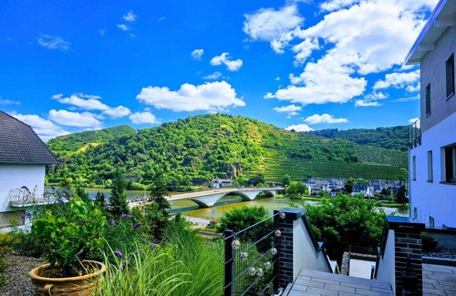 Treis-Karden Wohnung | Penthouse mit traumhaftem Moselpanoramablick & XXL Balkon, Nähe Cochem, Burg Elz