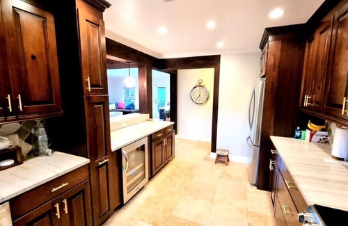 Omega Bay Estates Haus | Perfect 4 bed 2.5 Bth Family Vacation Home w/ Pool