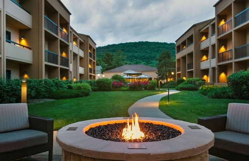 Mahwah Haus | Perfect Base for Visits to Ramapo Powerlinez Climbing Area! 4 Units w/ Parking!