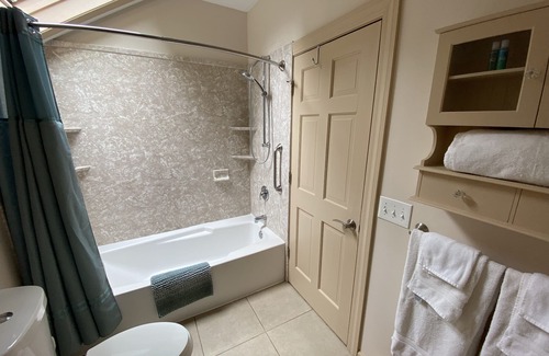 Elk Rapids Haus | Perfekte Familienlage für Ausflüge nach ER / Charlevoix / Petoskey & Traverse!