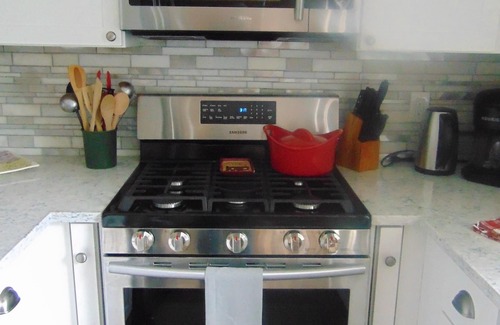 Woodford Hütte | HoneyBear Cottage am See, eingebettet in den Wald, sehr abgelegen und entspannend