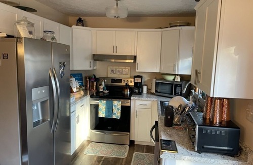 Bellamy Haus | Perfect for long-term workers & short stays—comfort, style & convenience await!