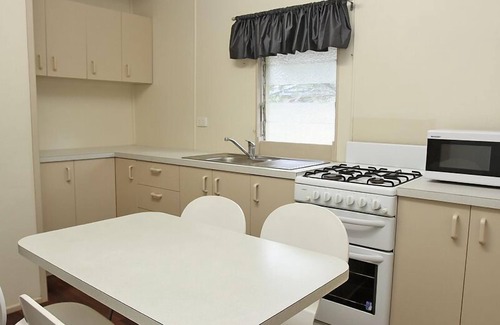Amity Point Haus | Perfect for retired folk, Fisherman & Small families