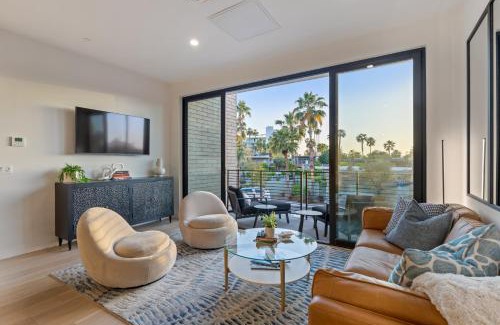 Arts District Villa | Perfect Friends Escape in Old Town Scottsdale with Resort Pool Access and Roof Deck!