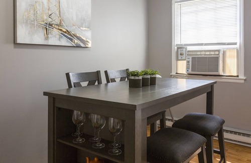 Yorkville Haus | Perfect Getaway Kayak Hiking Waterpark FastWiFi