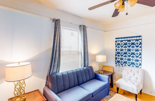 East Riverside Hütte | Perfect getaway near town w/ spacious interior & central AC in a great location