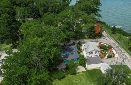 Mentor-on-the-Lake Wohnung | Perfect location Across from the Lake and park!