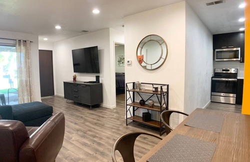 Racquet Club West Eigentumswohnung | Perfect Palm Springs Pied-à-terre