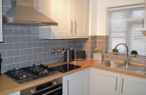 Poole Haus | Perfect retreat for two! One bed house with garden, minutes from sea front