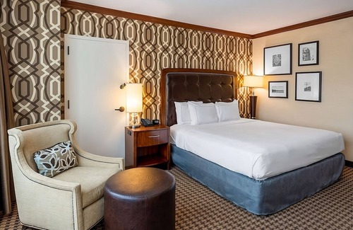 Alexandria West Hotel | Perfect Spot for Unwinding! 2 Swimming Pools, Pet-friendly Property!