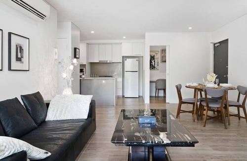 Indooroopilly Wohnung | Perfect Spot Near CBD & UQ | Spacious 2Beds Apt