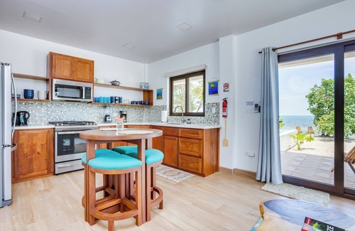Surfside Wohnung | Permit To Play 1 - Caribbean Seafront Home 1 bedroom 1+ bath