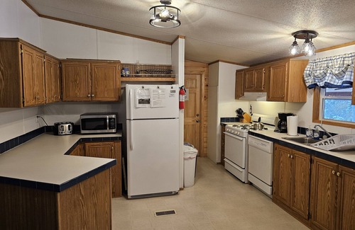 Pittsburg Haus | Perry Stream - Happy Corner Covered Bridge - Direct Snowmobile/ATV Access