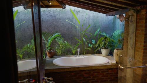 Lombok Bed & Breakfast | Perwira Bungalows 1 bedroom