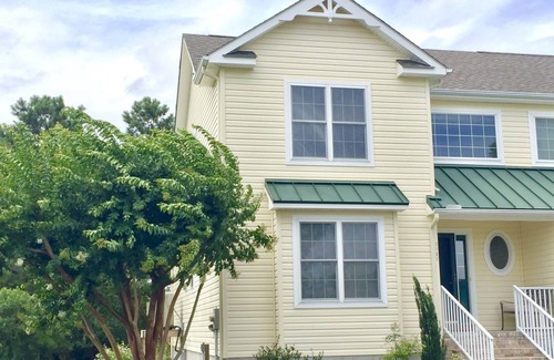 Chincoteague Haus | HAUSTIERFREUNDLICH! Nur wenige Schritte zum berühmten Chincoteague Pony Penning & Carnival Grounds