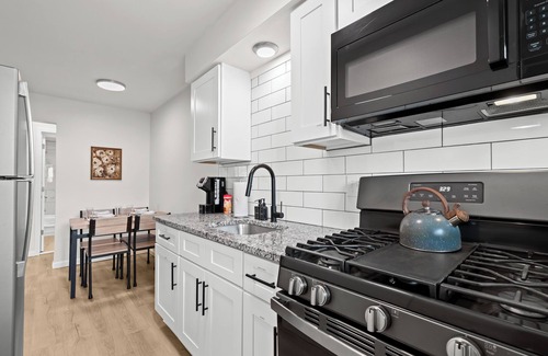 Mount Clemens Wohnung | Pet-Friendly 1BR Flat with Dog Park & King Bed