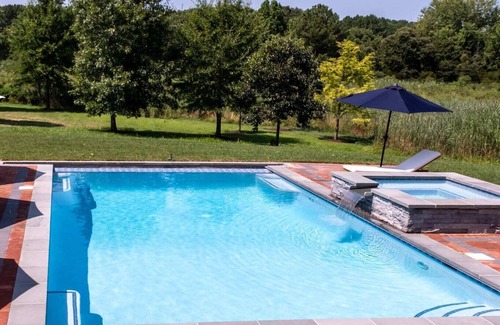 McDaniel Haus | Family & Friends Paradise – Pool, BBQ, & More!