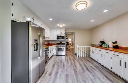 Acworth Haus | Pet-Friendly 4BR Home w/Full Gym, 3BT and Patio by Ballparks in Woodstock