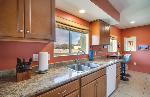 Green Valley Desert Meadows Haus | Pet-Friendly 55+ Green Valley Home w/ Golf Gear!