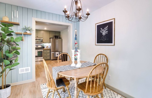 Moody Haus | Pet-Friendly Alabama Retreat w/ Deck & Patio!