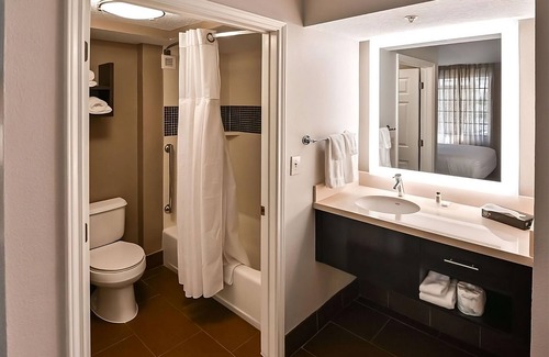 Plantation Resort | Pet-friendly and Modern 2BR Suite w/ Kitchen! Outdoor Pool, FREE Breakfast!