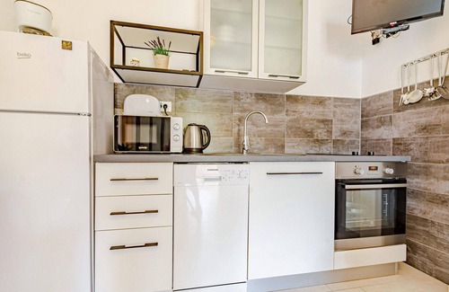 Cove Tri Zala (Zrnovo) Wohnung | Haustierfreundliche Wohnung in Zrnovo