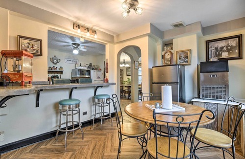 Hanover Park Haus | Pet-Friendly Bartlett Farmhouse w/ Deck!