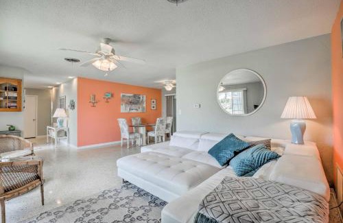 Silk Oaks Haus | Pet-Friendly Beach House with Deck Walk to Beach!