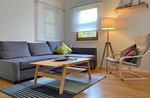 Amity Point Haus | Pet Friendly Bungalow in quiet Street