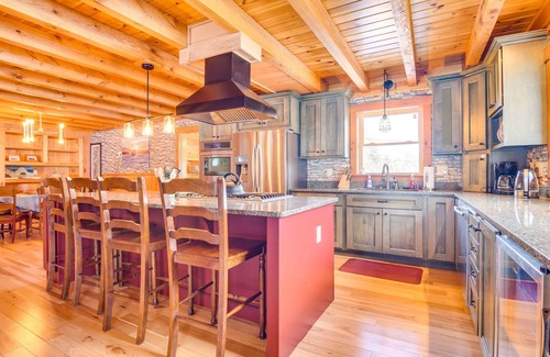 Carthage Haus | Pet-Friendly Carthage Home with Fire Pit!